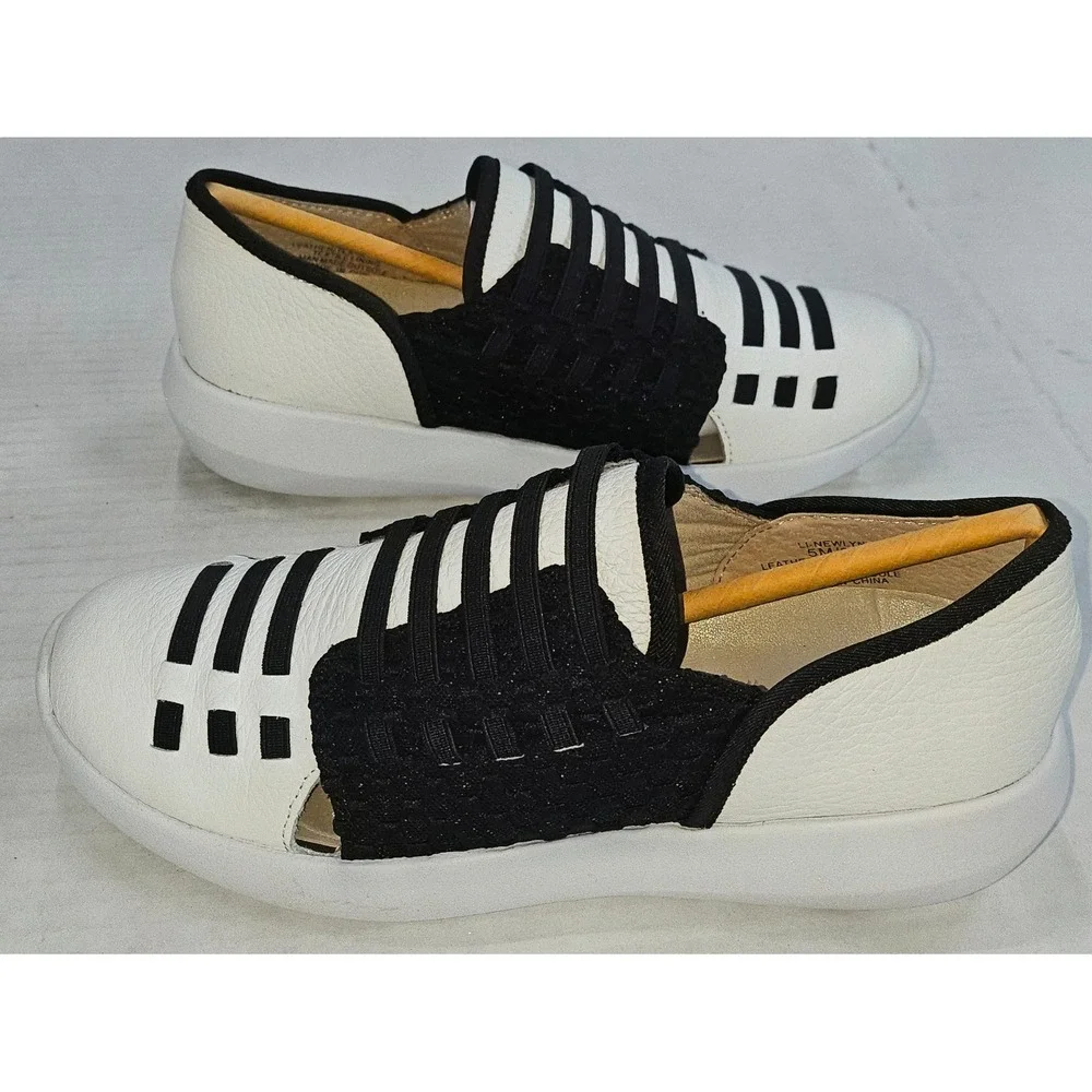 Lori Goldstein Collection Newlyn White Black Leather Slip On Sneaker 5M‎ A302888